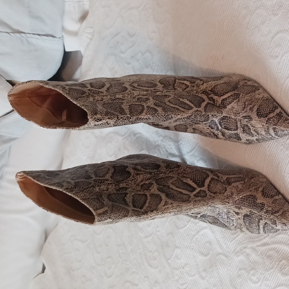 Boots - Picture 2 of 4